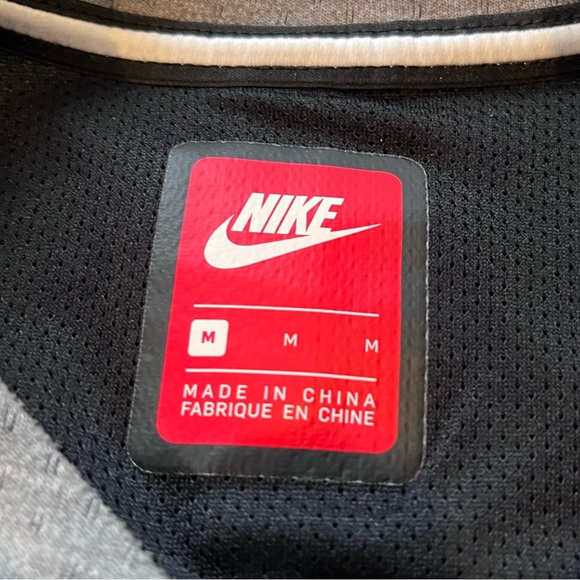 Nike Tech Fleece Sweatshirt - Picture 8 of 8